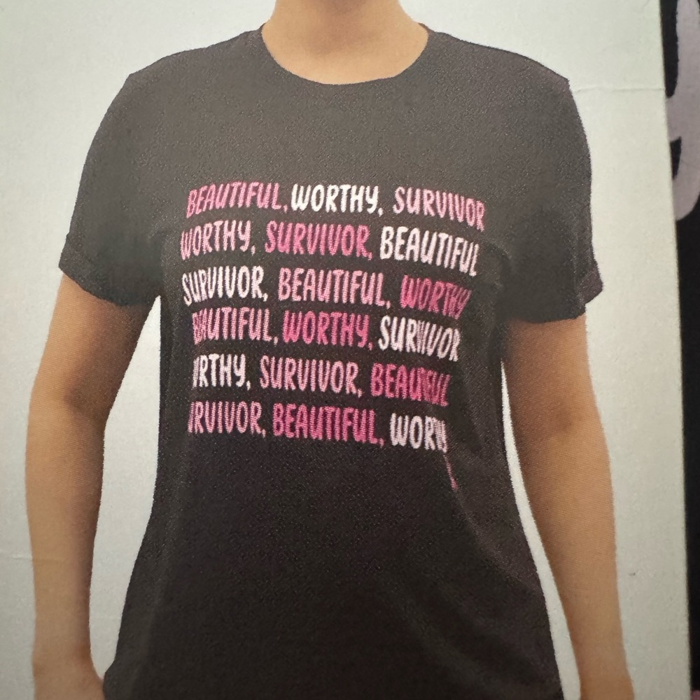 Black Graphic Tee Pink Ribbon Survivor Susan G. Komen size Small NEW!